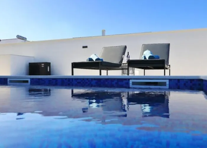 Villa Good Vibes With Heated Pool