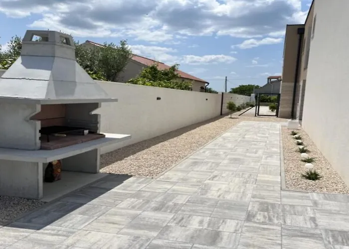 Good Vibes With Heated Pool