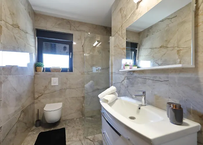 Good Vibes With Heated Pool Villa